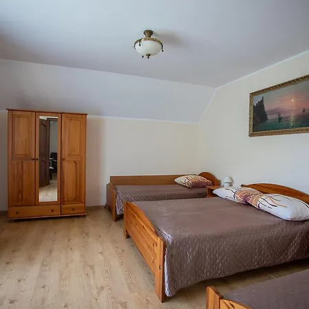 Πανσιόν Promyk Debiny 3*